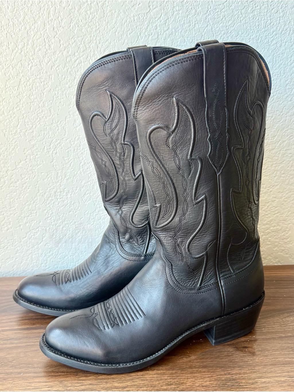 Lucchese Black Leather Cowboy Boots With Subtle Stitching
